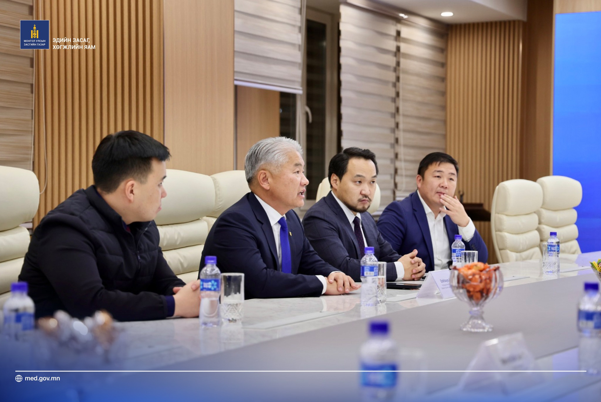 Эдийн засаг, хөгжлийн сайд Ж.Энхбаяр ажлаа хүлээж авлаа